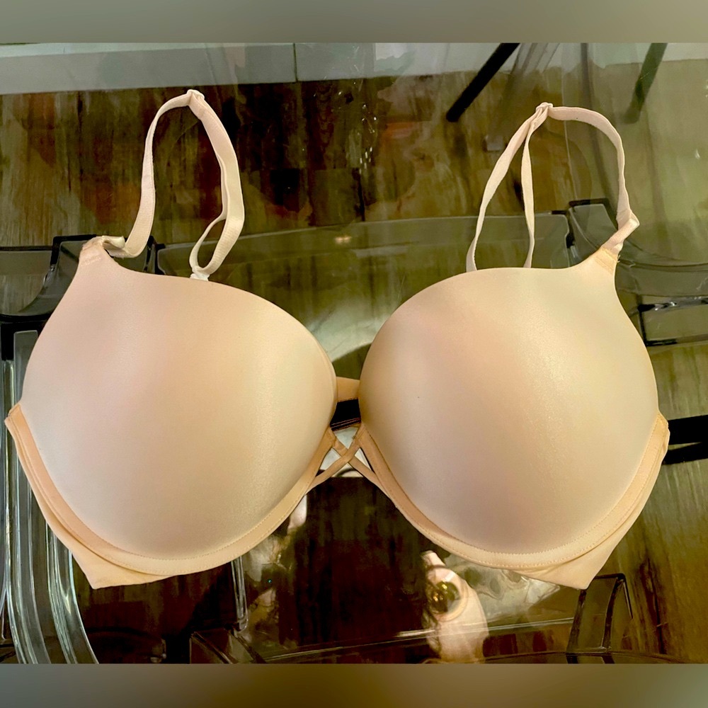 ⚜️ Victoria’s Secret Bombshell Add-2-Cups Push-Up Bra - White - 36D ⚜️